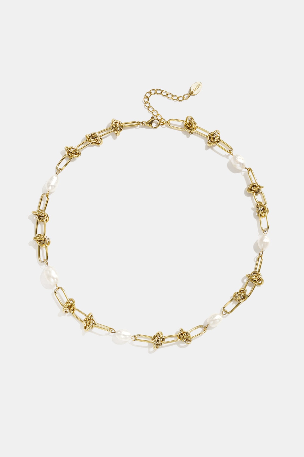 Gold chain necklace with knotted links and baroque pearls, adjustable clasp.
