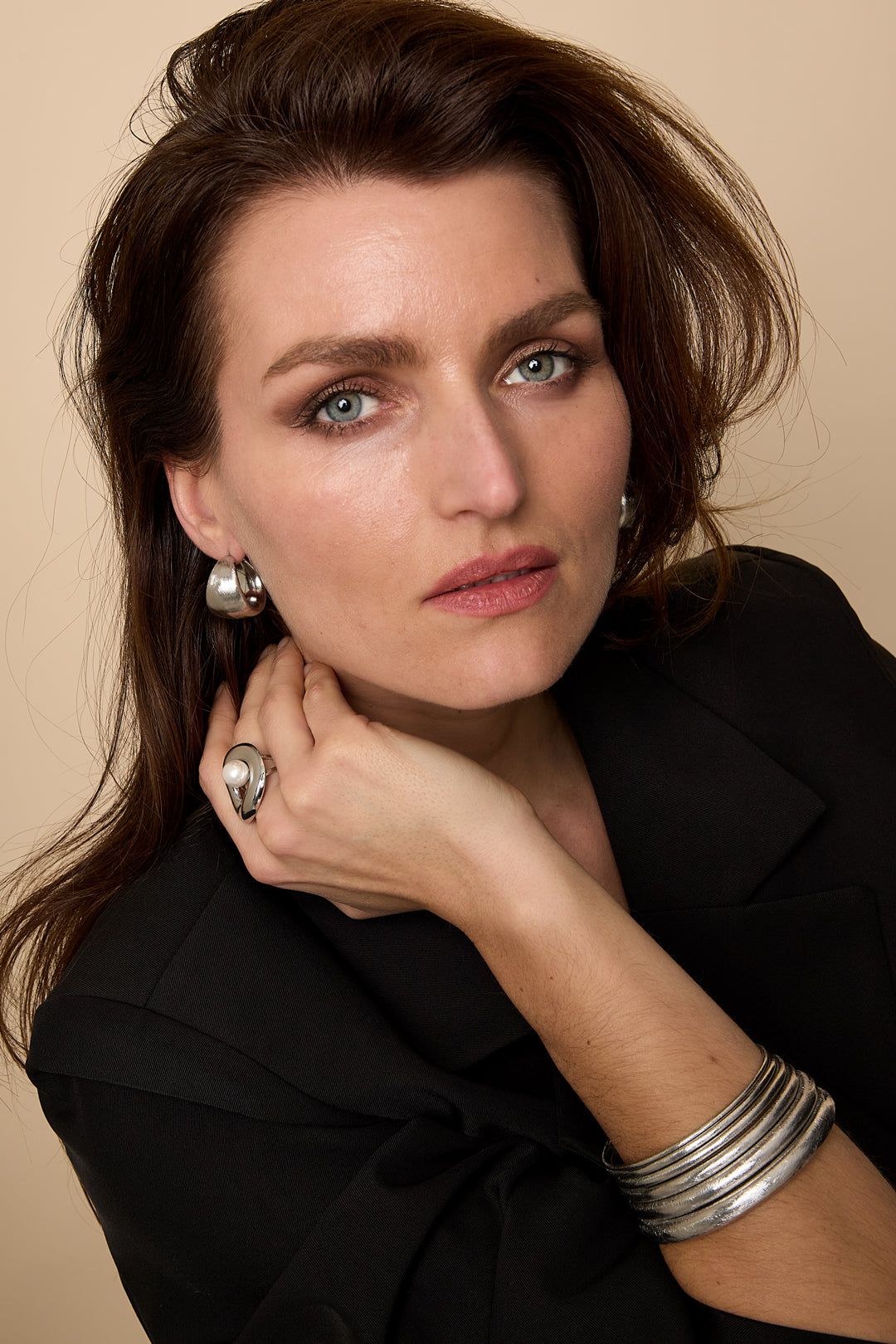 Aurelia Hoop Earrings in gold, made of stainless steel with 18K gold PVD coating.